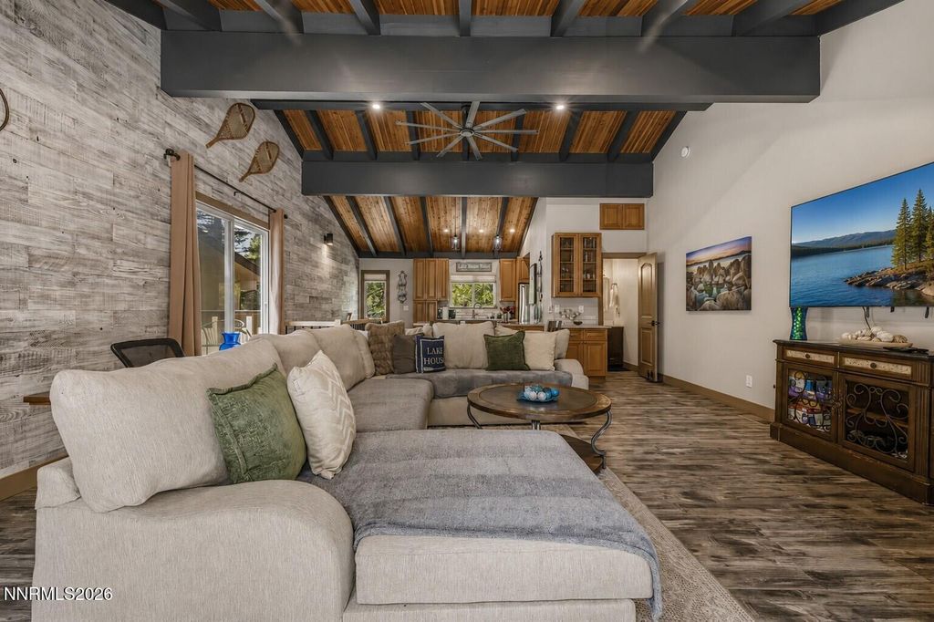 Image 5 of property listing at 321 Ski Way 221, Incline Village, NV 89451