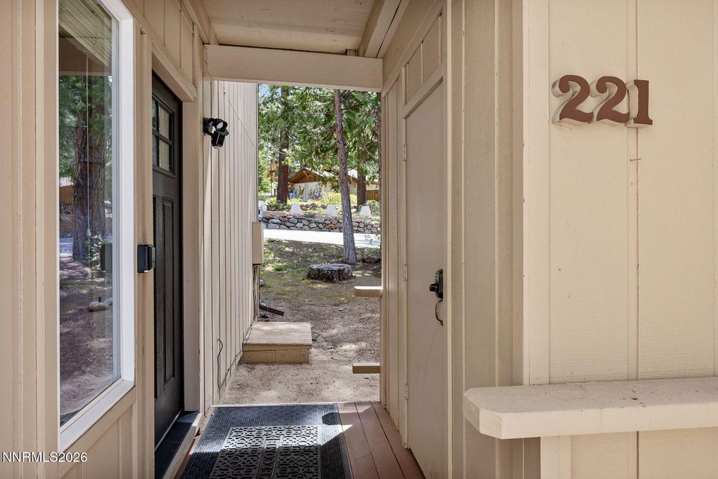 Image 6 of property listing at 321 Ski Way 221, Incline Village, NV 89451