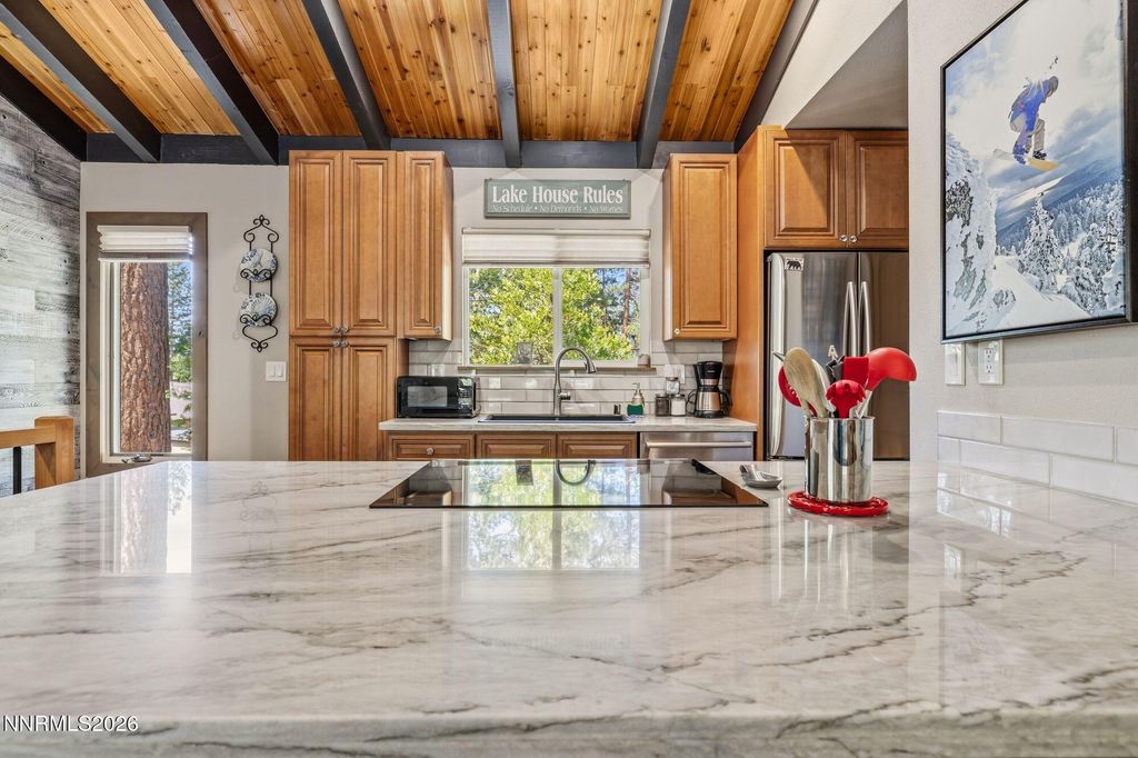 Image 8 of property listing at 321 Ski Way 221, Incline Village, NV 89451