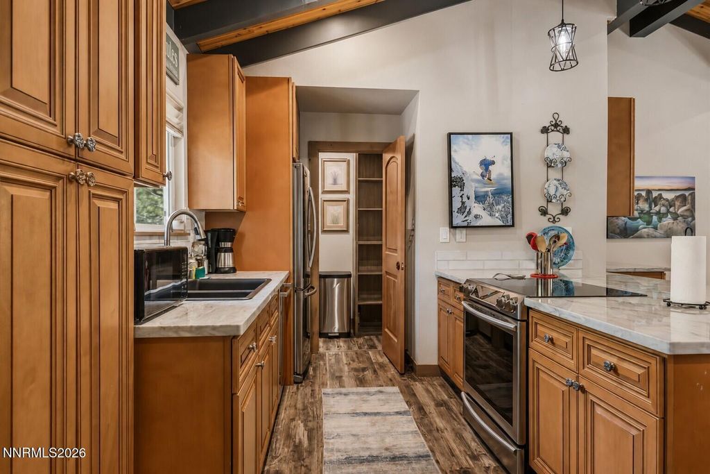 Image 9 of property listing at 321 Ski Way 221, Incline Village, NV 89451