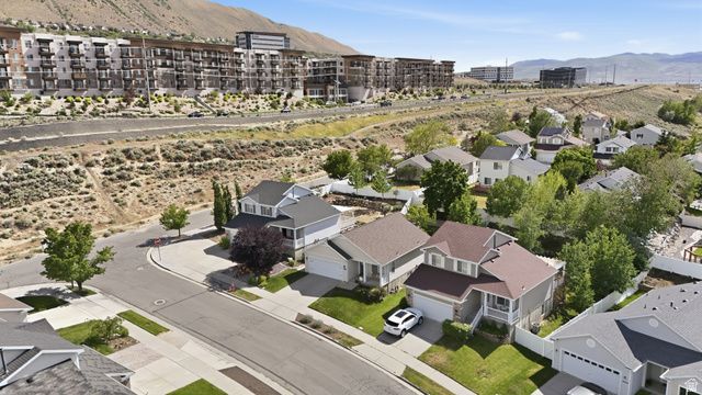 14368 S HONEYFIELD DR, Draper, UT 84020