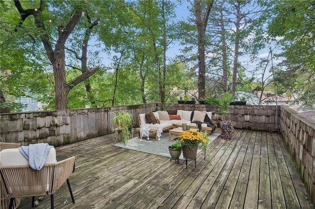 1216 W 73rd Street, Kansas City, MO 64114