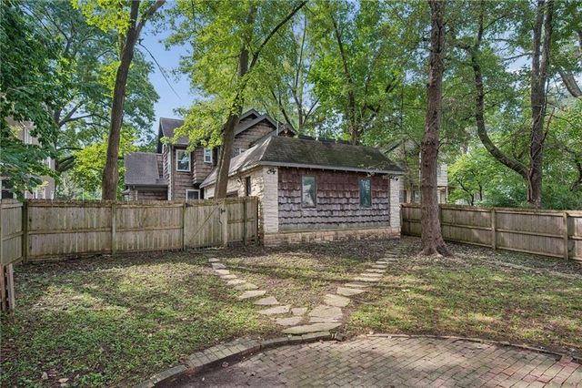 1216 W 73rd Street, Kansas City, MO 64114