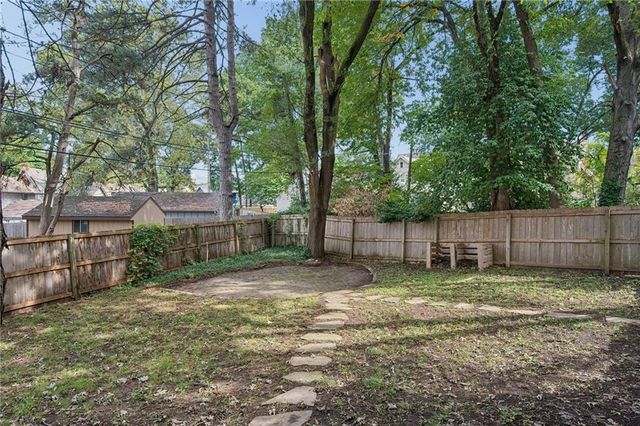 1216 W 73rd Street, Kansas City, MO 64114