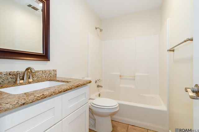 910 Kathryn St, Denham Springs, LA 70726