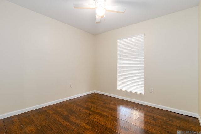 910 Kathryn St, Denham Springs, LA 70726