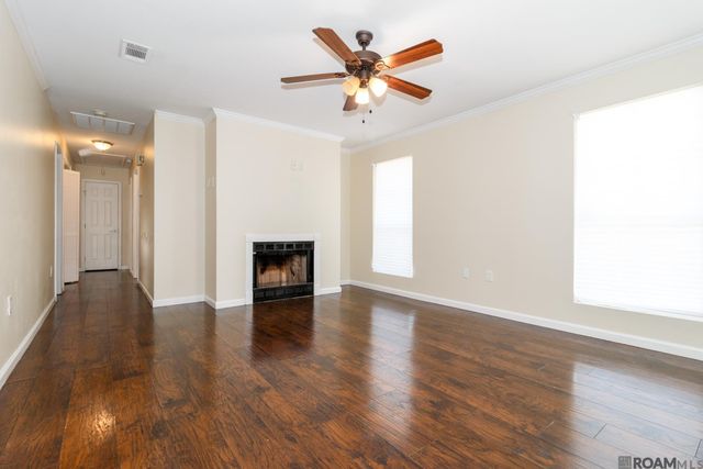 910 Kathryn St, Denham Springs, LA 70726