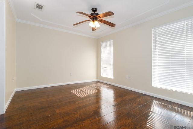 910 Kathryn St, Denham Springs, LA 70726