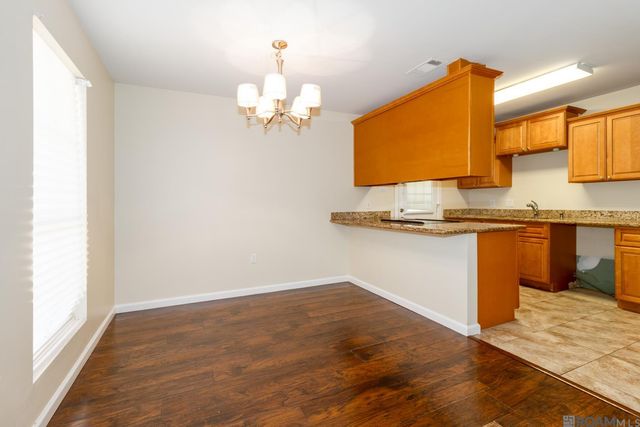 910 Kathryn St, Denham Springs, LA 70726