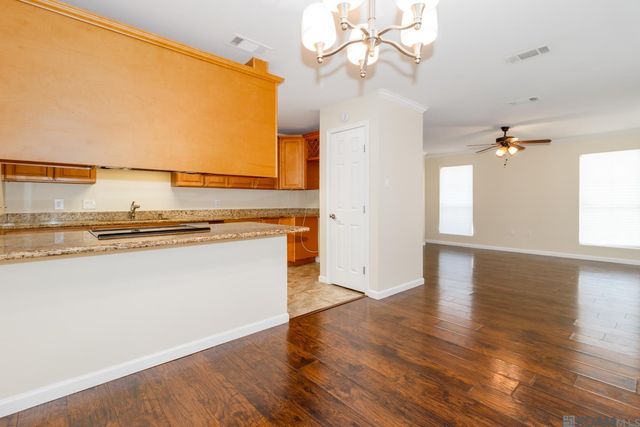 910 Kathryn St, Denham Springs, LA 70726