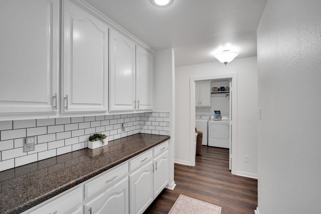 8204 Wildrock Drive, Arlington, TX 76001