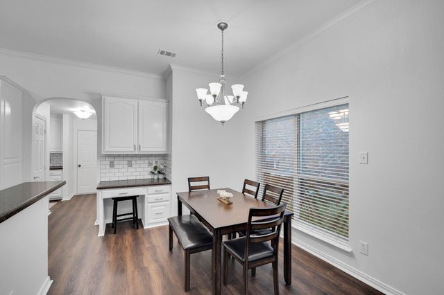 8204 Wildrock Drive, Arlington, TX 76001