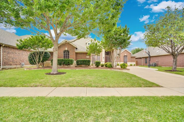 8204 Wildrock Drive, Arlington, TX 76001