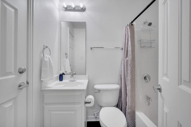 8204 Wildrock Drive, Arlington, TX 76001