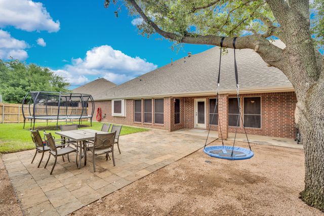 8204 Wildrock Drive, Arlington, TX 76001