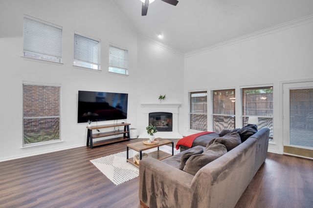 8204 Wildrock Drive, Arlington, TX 76001