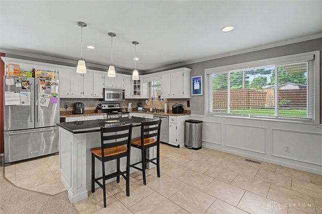 630 Clareridge Lane, Centerville, OH 45458