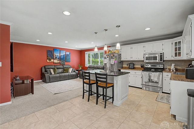 630 Clareridge Lane, Centerville, OH 45458