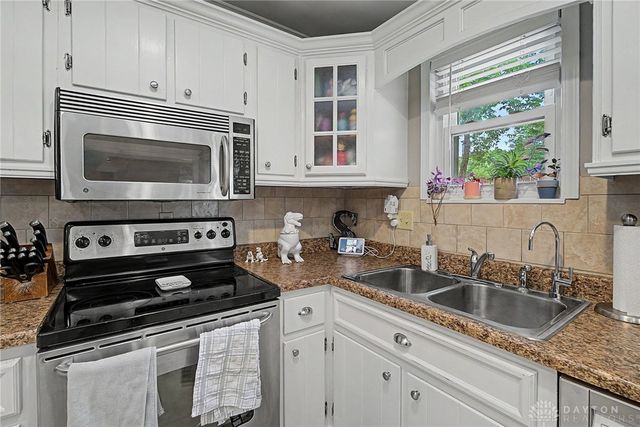 630 Clareridge Lane, Centerville, OH 45458