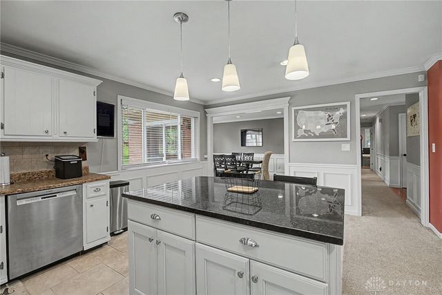630 Clareridge Lane, Centerville, OH 45458