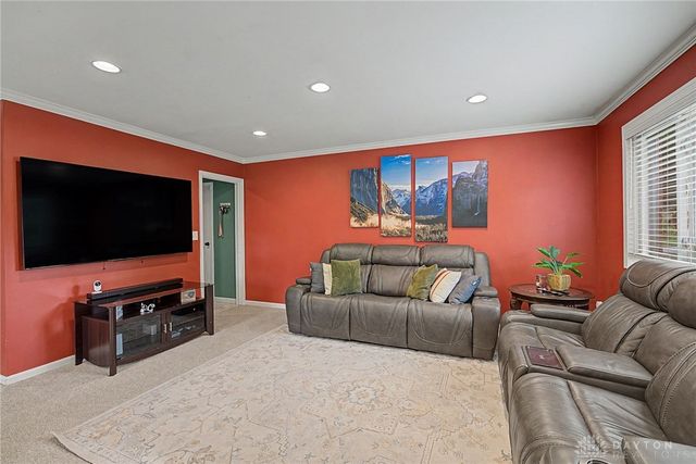 630 Clareridge Lane, Centerville, OH 45458
