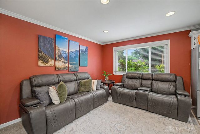 630 Clareridge Lane, Centerville, OH 45458