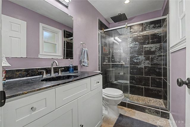 630 Clareridge Lane, Centerville, OH 45458