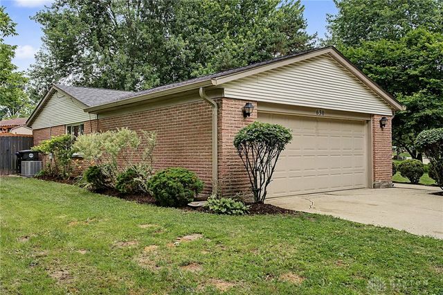 630 Clareridge Lane, Centerville, OH 45458