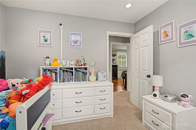 630 Clareridge Lane, Centerville, OH 45458