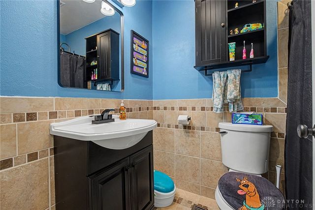 630 Clareridge Lane, Centerville, OH 45458