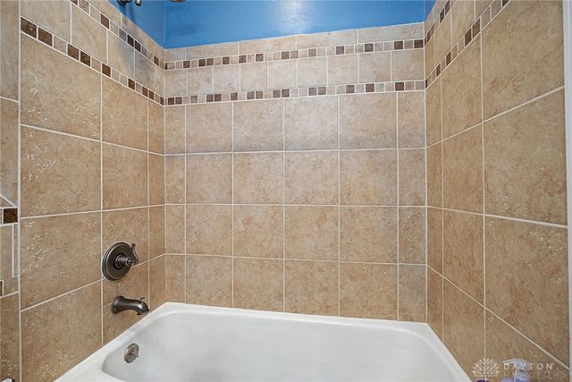 630 Clareridge Lane, Centerville, OH 45458