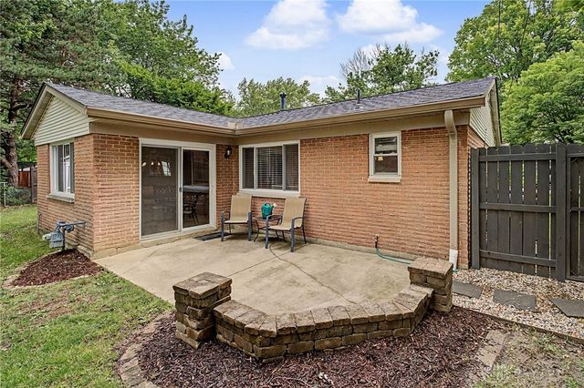 630 Clareridge Lane, Centerville, OH 45458