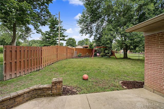 630 Clareridge Lane, Centerville, OH 45458