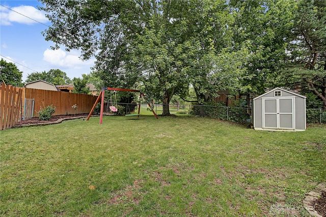 630 Clareridge Lane, Centerville, OH 45458
