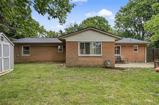 630 Clareridge Lane, Centerville, OH 45458