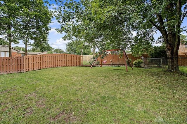 630 Clareridge Lane, Centerville, OH 45458