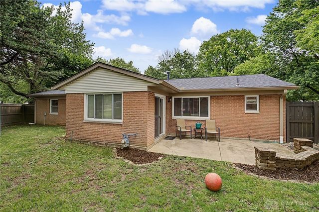630 Clareridge Lane, Centerville, OH 45458
