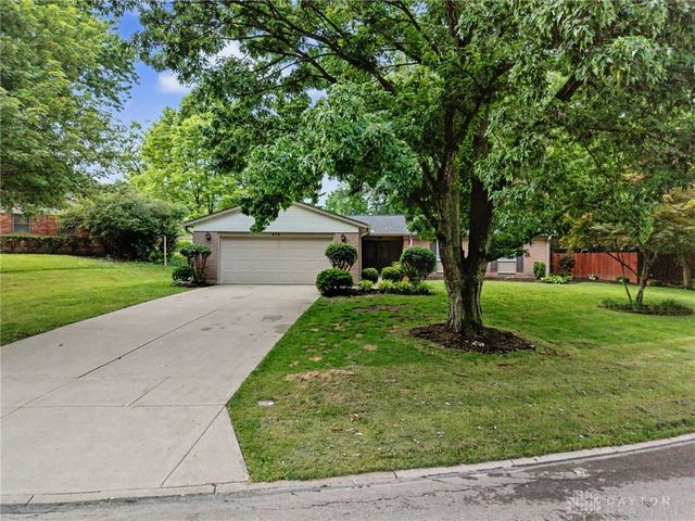 630 Clareridge Lane, Centerville, OH 45458