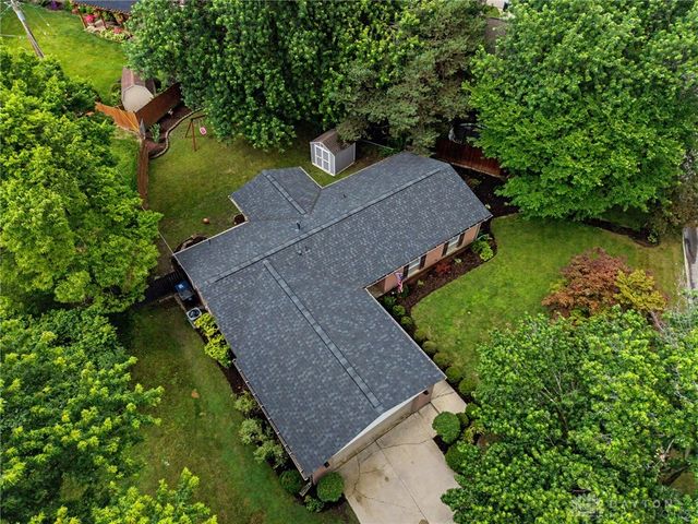 630 Clareridge Lane, Centerville, OH 45458
