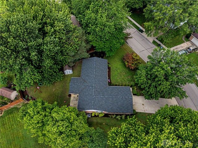 630 Clareridge Lane, Centerville, OH 45458
