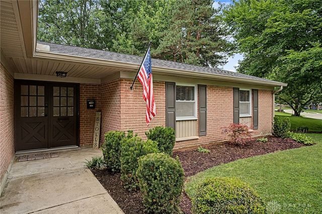 630 Clareridge Lane, Centerville, OH 45458