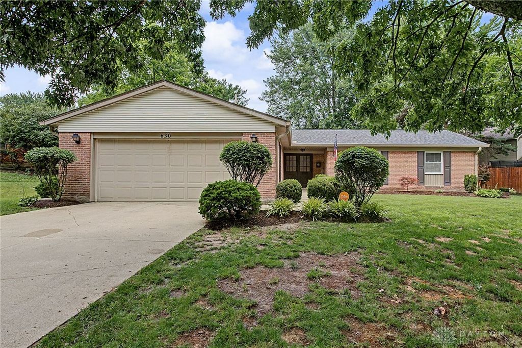 630 Clareridge Lane, Centerville, OH 45458