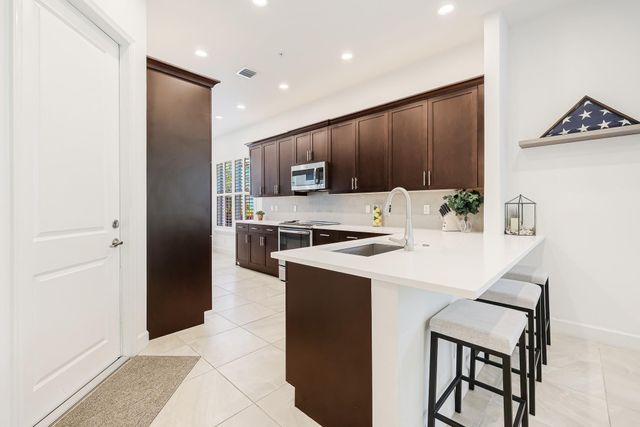 22954 Clear Echo Drive 31, Boca Raton, FL 33433