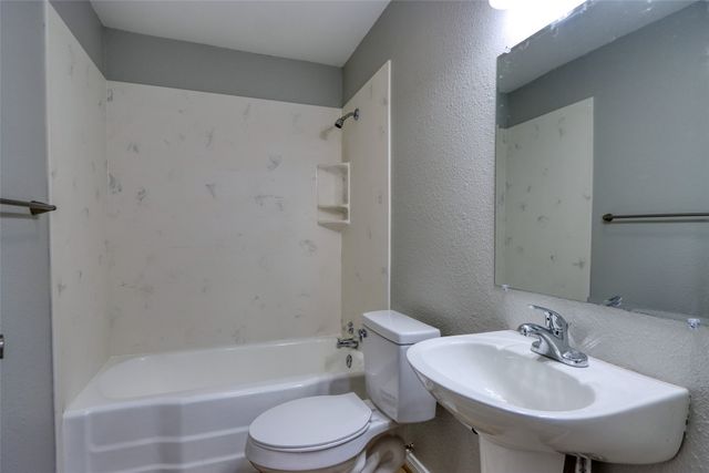 1545 Reuter Avenue, Waco, TX 76708
