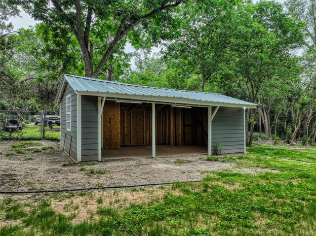 1545 Reuter Avenue, Waco, TX 76708