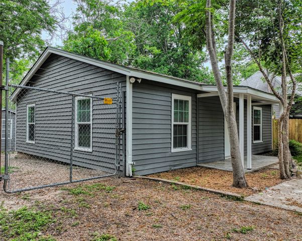 1545 Reuter Avenue, Waco, TX 76708
