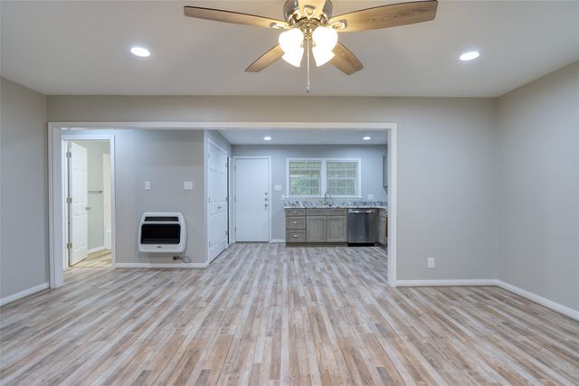 1545 Reuter Avenue, Waco, TX 76708
