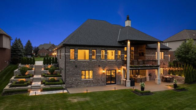 2612 Invitational Drive, Oakland, MI 48363