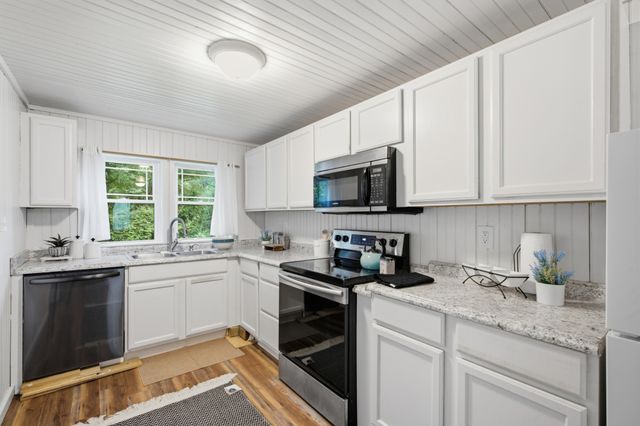 1199 Hillcrest Rd, Dickson, TN 37055