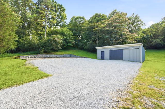 1199 Hillcrest Rd, Dickson, TN 37055